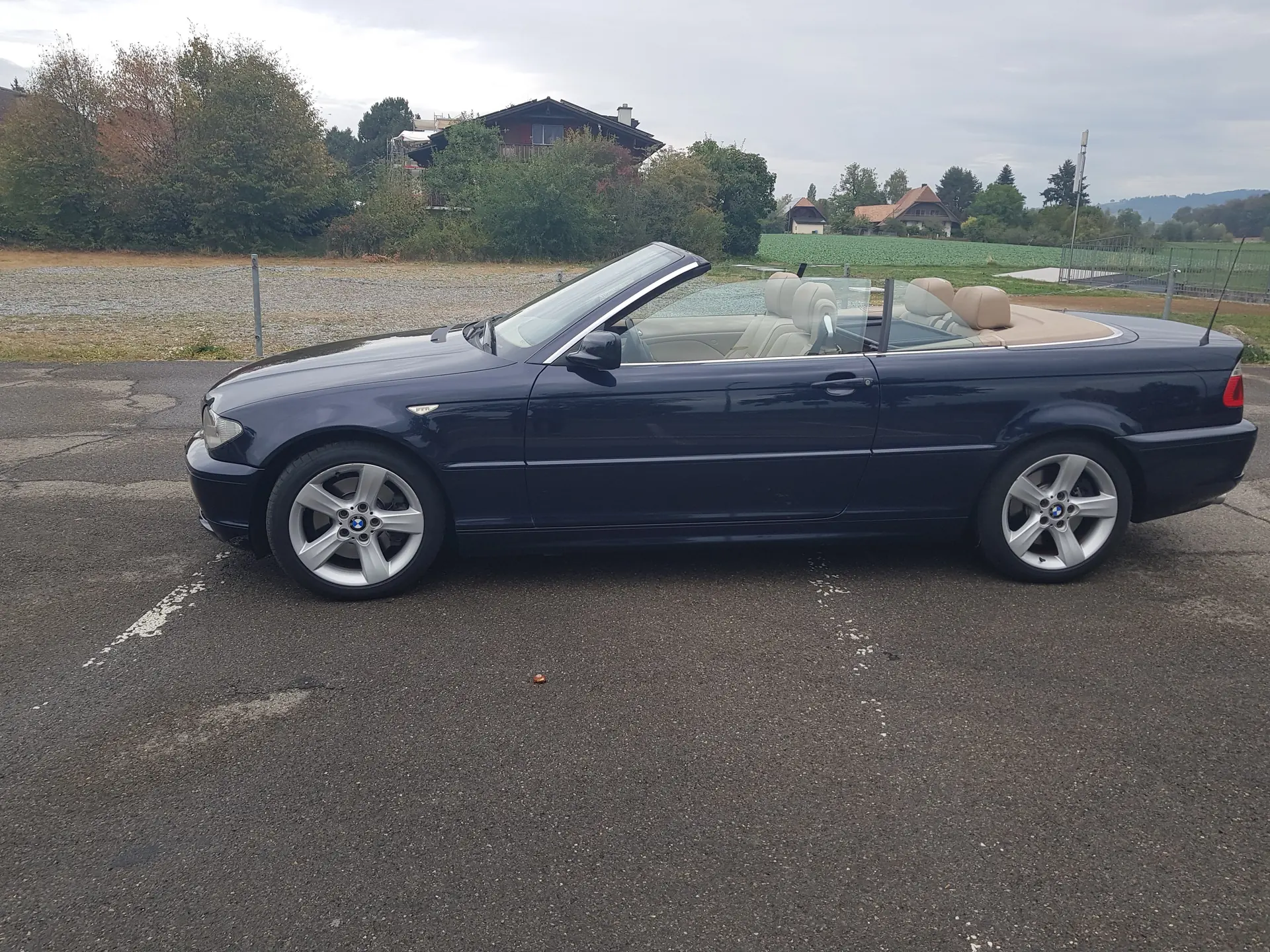 BMW 330 2004 occasion Münsingen — 1