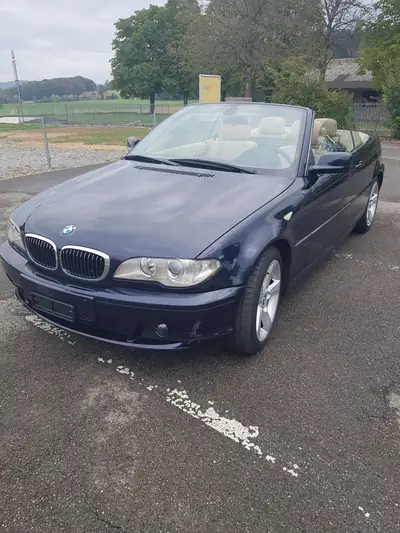BMW 330Ci 2004 — Cabriolet élégant, moteur 231 ch et toit ouvert — côté