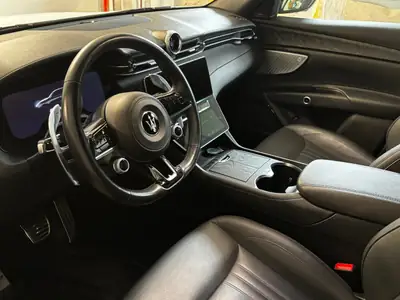 Maserati Grecale 2.0 Hybrid GT — SUV de luxe hybride, entretien complet — intérieur