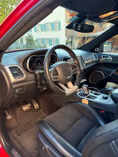 Jeep Grand Cherokee 6.4 V8 HEMI SRT8 — Muscle SUV authentique, 91'400 km — cruscotto