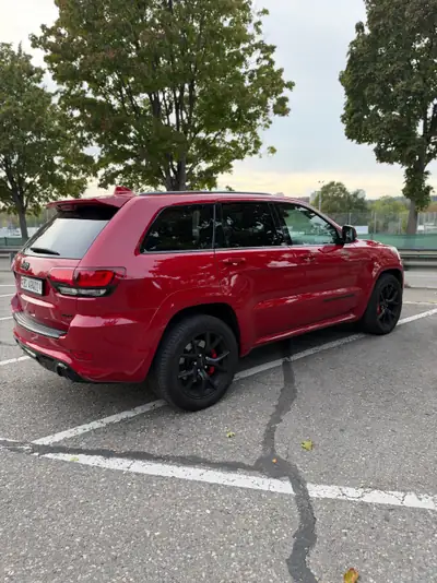 Jeep Grand Cherokee 6.4 V8 HEMI SRT8 — Muscle SUV authentique, 91'400 km — interni