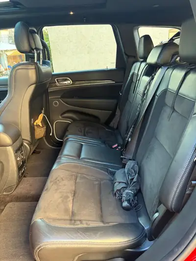 Jeep Grand Cherokee 6.4 V8 HEMI SRT8 — Muscle SUV authentique, 91'400 km — Miniatura 8