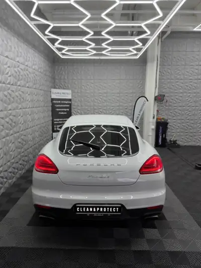 Porsche Panamera 4 V6 3.6 — 310 ch PDK 4x4, histoire sportive garantie — interni