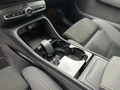 Volvo C40 Recharge P8 Twin AWD — SUV électrique 408 ch, service gratuit jusqu'en 2032 — Miniatur 21