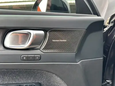Volvo C40 Recharge P8 Twin AWD — SUV électrique 408 ch, service gratuit jusqu'en 2032 — Miniatur 20