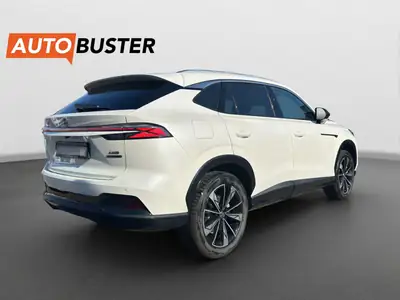 MG HS 1.5T Hybrid 2025 — SUV compact hybride essence, état neuf, 8000 km — Armaturenbrett