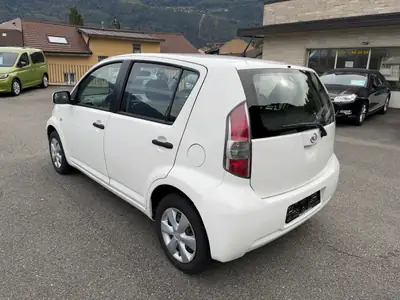 Daihatsu Sirion 1.3 Eco-4WD — Citadine polyvalente tout-terrain, 34 600 km seulement — Miniatura 9