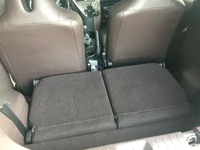 Toyota iQ 1.33 VVT-i Q3 — Citadine compacte, économique et bien équipée — Armaturenbrett