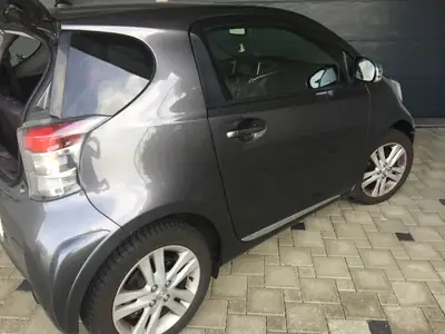 Toyota iQ 1.33 VVT-i Q3 — Citadine compacte, économique et bien équipée — Innenraum