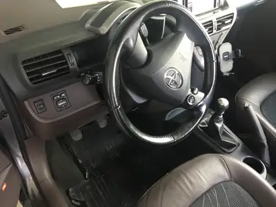 Toyota iQ 1.33 VVT-i Q3 — Citadine compacte, économique et bien équipée — Miniatur 9