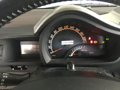 Toyota iQ 1.33 VVT-i Q3 — Citadine compacte, économique et bien équipée — Miniatur 14