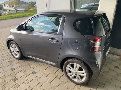 Toyota iQ 1.33 VVT-i Q3 — Citadine compacte, économique et bien équipée — Miniatur 16