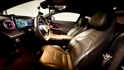 Mercedes-Benz CLE 53 AMG 4matic+ — Coupé sportif hybride, 472 ch et seulement 9'000 km — Miniature 8