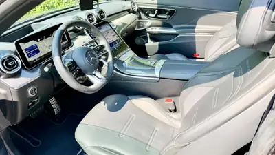 Mercedes-Benz CLE 53 AMG 4matic+ — Coupé sportif hybride, 472 ch et seulement 9'000 km — Miniature 11