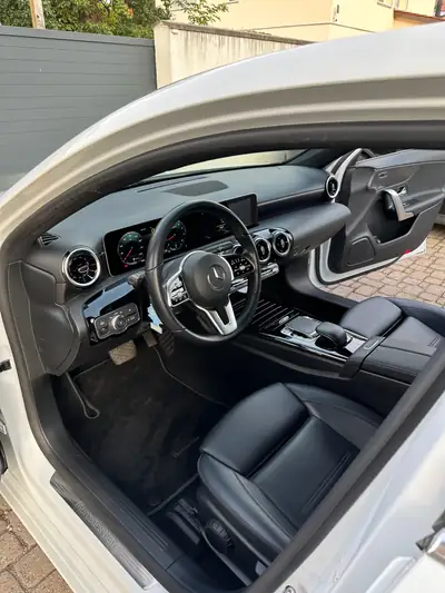 Mercedes-Benz Classe A 180 — Berline compacte élégante, 80 000 km, sans sinistre — Thumbnail 10