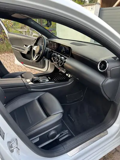 Mercedes-Benz Classe A 180 — Berline compacte élégante, 80 000 km, sans sinistre — Thumbnail 11