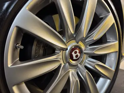 Bentley Continental GTC 4.0 V8 — Cabriolet de prestige, 507 ch, état impeccable — Miniature 24