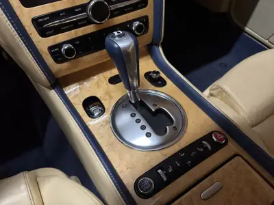 Bentley Continental GT 6.0 — Coupé Gran Turismo de prestige, 26 471 km seulement — Miniature 12