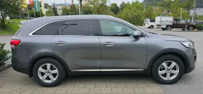 Kia Sorento 2.2 CRDi Style 7 places — SUV diesel robuste, 119'000 km, sans sinistre — vista posteriore