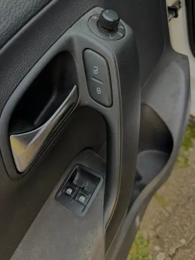 VW Polo 1.2 60 Trendline — Citadine fiable, essence économe, 192 500 km — Miniature 13