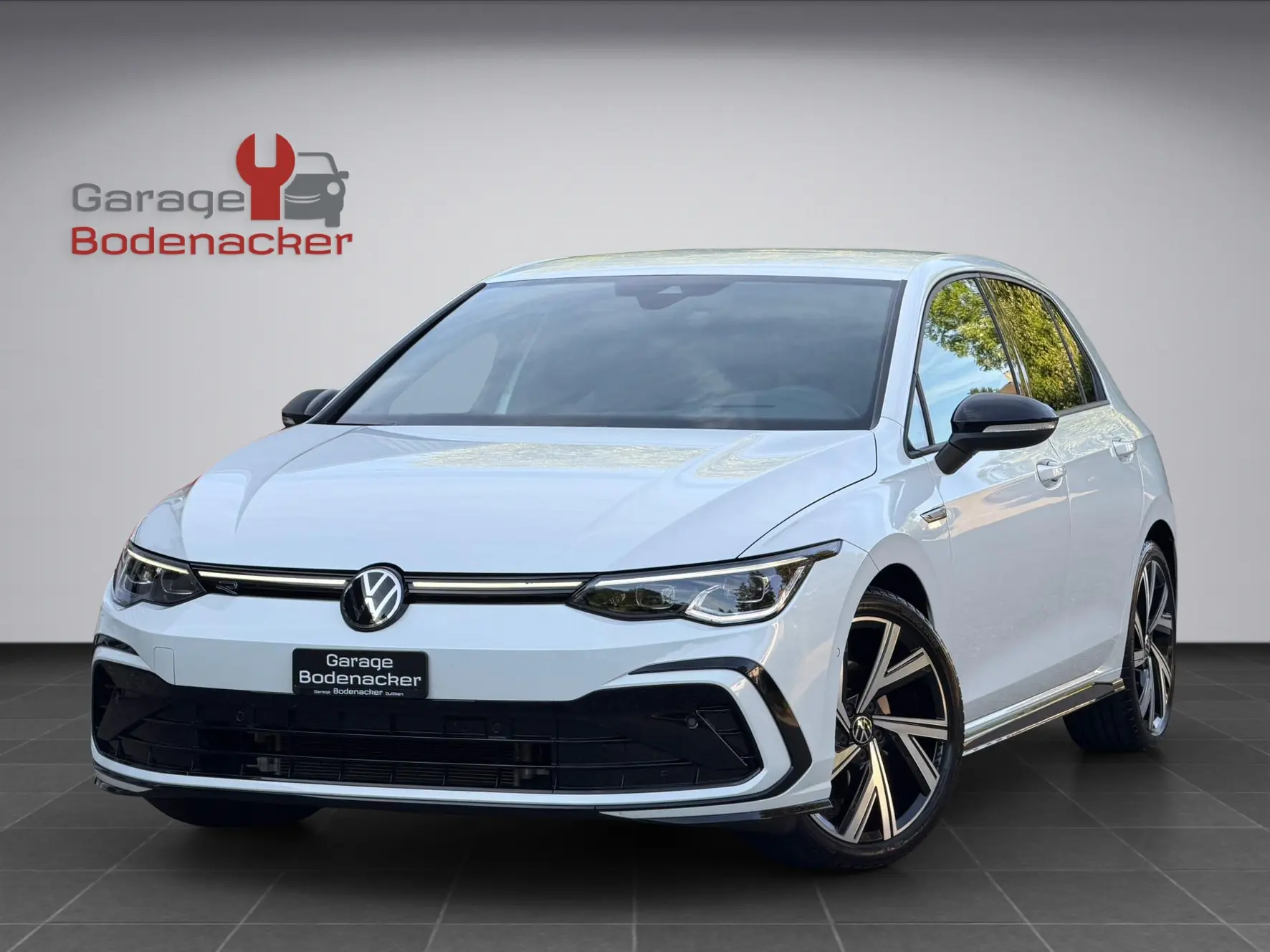VW Golf 2.0 TDI R-Line DSG 4Motion — Diesel performant, 18 200 km, finition premium