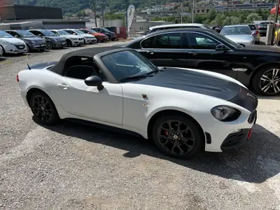FIAT 124 Abarth Spider 2016 — Cabriolet sportif, 170 ch, très faible kilométrage — rear view