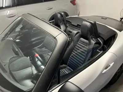 FIAT 124 Abarth Spider 2016 — Cabriolet sportif, 170 ch, très faible kilométrage — detail