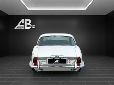 Jaguar XJ6 4.2 L — Berline de prestige 1977, état d'origine exceptionnel — Innenraum