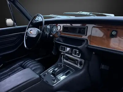 Jaguar XJ6 4.2 L — Berline de prestige 1977, état d'origine exceptionnel — Miniatur 10