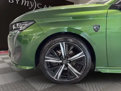 Peugeot 308 1.2 PureTech GT Pack — Élégance verte et dynamique urbaine — Miniatura 11