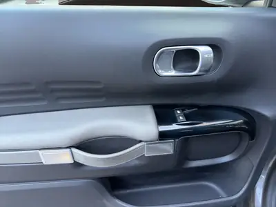 Citroën C4 Cactus 1.2 PureTech Feel — Pratique urbain, consommation économe et sans sinistre — Miniature 12