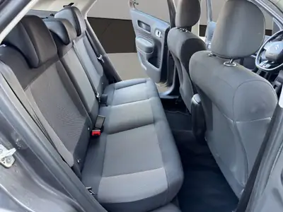 Citroën C4 Cactus 1.2 PureTech Feel — Pratique urbain, consommation économe et sans sinistre — Miniature 18