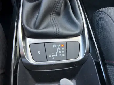 Citroën C4 Cactus 1.2 PureTech Feel — Pratique urbain, consommation économe et sans sinistre — Miniature 23