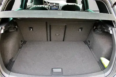 VW Golf 2.0 TSI R 4Motion DSG — Sportive 310 ch, transmission intégrale, service frais — Miniatura 15