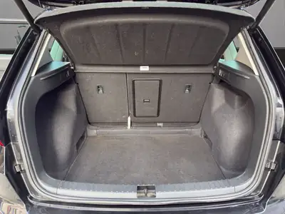 SEAT Ateca 1.5 TSI EVO DSG — SUV complet 4×4 avec attelage, sans accident — Miniatura 18