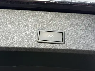 SEAT Ateca 1.5 TSI EVO DSG — SUV complet 4×4 avec attelage, sans accident — Miniatura 21