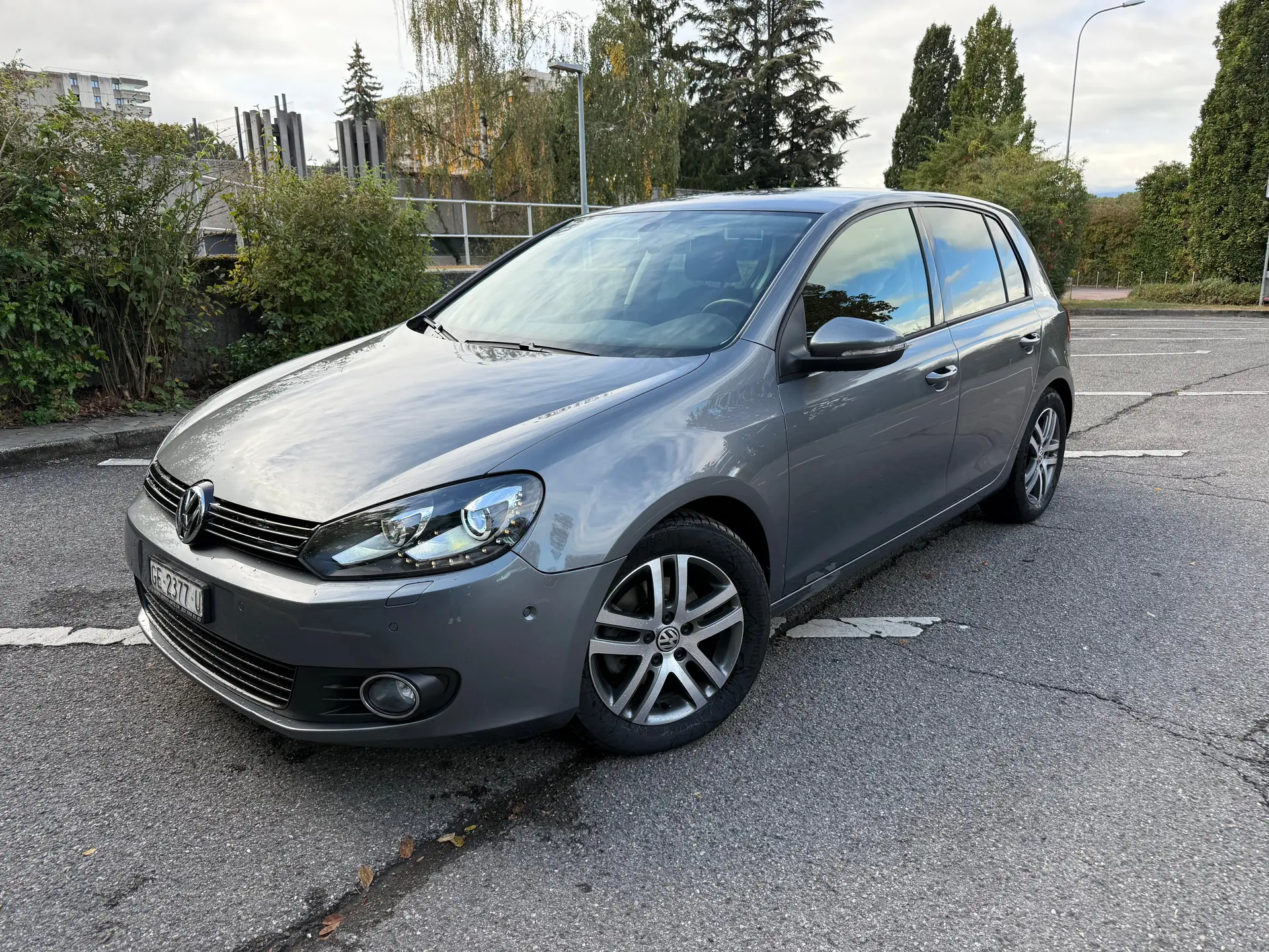 VW Golf 2.0 TDI BlueMotion — Diesel économe, 1ère main, entretien AMAG complet