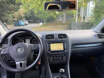 VW Golf 2.0 TDI BlueMotion — Diesel économe, 1ère main, entretien AMAG complet — intérieur