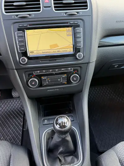 VW Golf 2.0 TDI BlueMotion — Diesel économe, 1ère main, entretien AMAG complet — Miniature 9