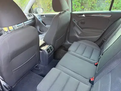 VW Golf 2.0 TDI BlueMotion — Diesel économe, 1ère main, entretien AMAG complet — Miniature 18