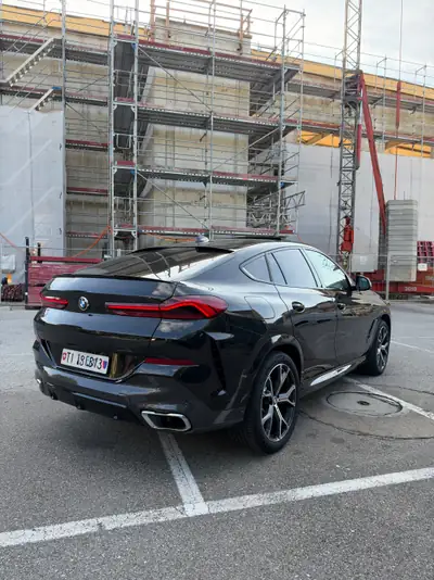 BMW X6 30d xDrive M Sport — SUV coupé premium, 59 000 km, diesel hybride mild-hybrid — Heckansicht