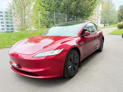 Tesla Model 3 Long Range 2025 — Électrique haute performance, 42'000 km seulement — vista esterna