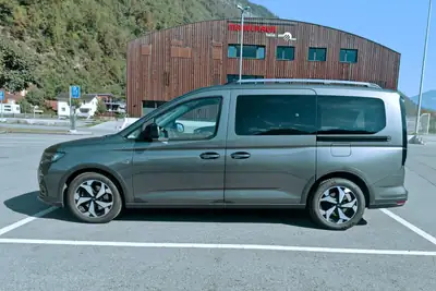 Ford GRAND TOURNEO CONNECT 2022 — Monospace spacieux, diesel économique, 53'000 km — fianco
