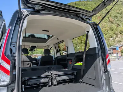 Ford GRAND TOURNEO CONNECT 2022 — Monospace spacieux, diesel économique, 53'000 km — vista posteriore