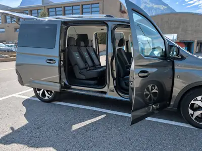 Ford GRAND TOURNEO CONNECT 2022 — Monospace spacieux, diesel économique, 53'000 km — Miniatura 20