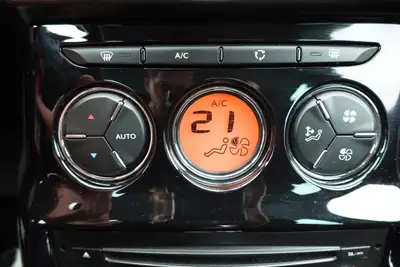 Citroën C3 1.6i 16V Automatic — Citadine fiable, entretien maîtrisé, sans sinistre — Miniature 17