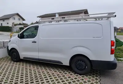 Opel Vivaro 50kWh Enjoy — Fourgonnette électrique spacieuse, 43'000 km seulement — côté