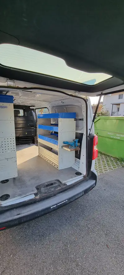 Opel Vivaro 50kWh Enjoy — Fourgonnette électrique spacieuse, 43'000 km seulement — intérieur