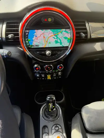 MINI Cooper SE 2020 — Citadine électrique compacte, 32'000 km seulement — side view