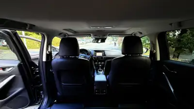 Mazda 6 Sportwagon 2.2 D — Familial diesel efficace, 127 000 km, état impeccable — Miniature 7
